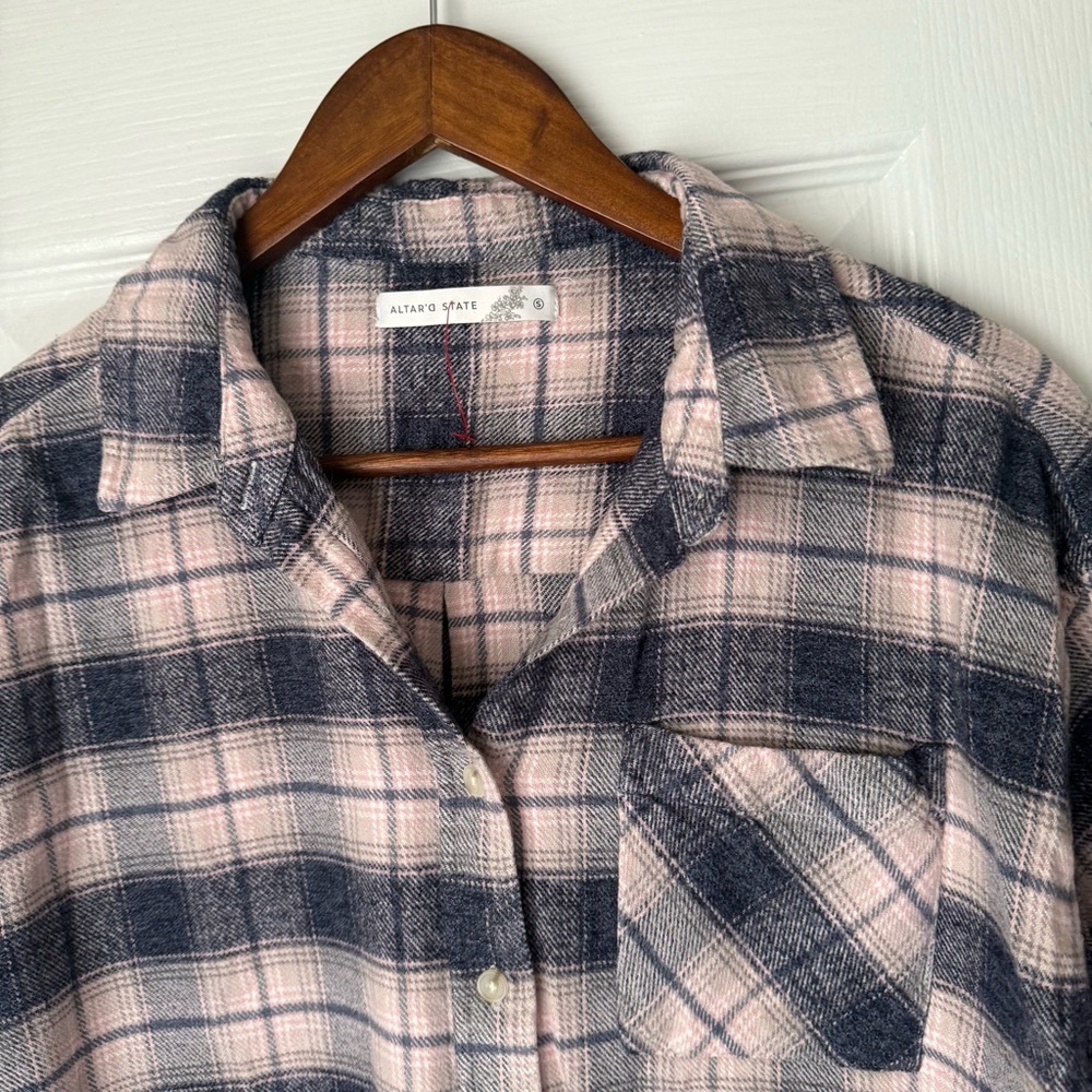 Altar’d State Pink & Gray Cozy Cotton Blend Flannel Plaid Button Up Size Small - Picture 6 of 6
